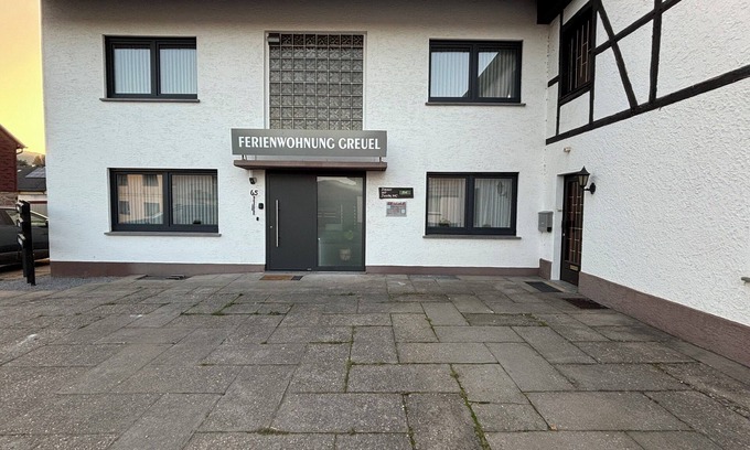 Hasenfeld Casa | Ferienwohnung für bis zu 10 Personen im Nationalpark Eifel. Nähe zum Rursee