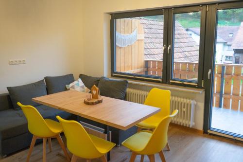 Watterbach Apartamento | Ferienwohnung "Feuer" im Ferienhaus am Waldbach