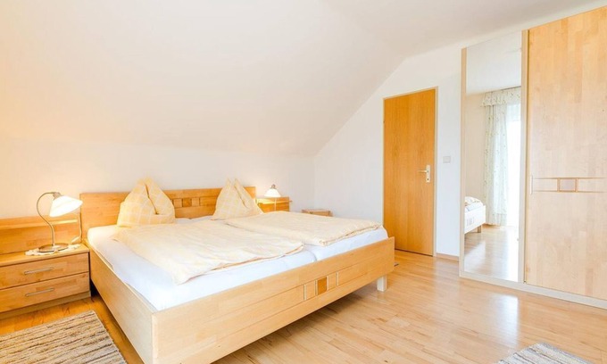 Landskron Otro | Ferienwohnung "fichte" für 2-5 Personen - Sonnhof