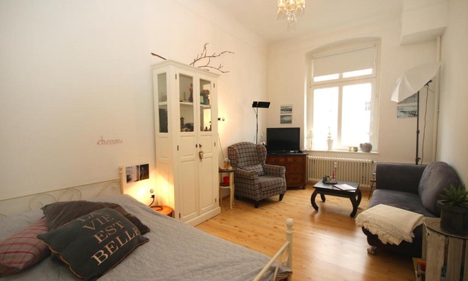 Oberbilk Apartamento | Ferienwohnung, gemütlicher Altbau mit Balkon nähe Fürstenplatz und Königsallee