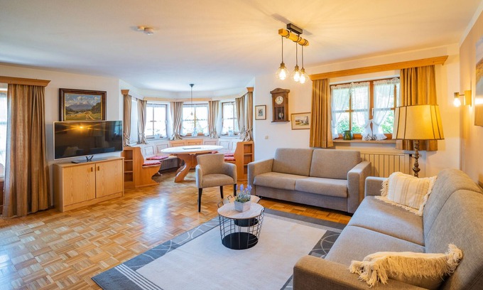 Eggstatt Apartamento | Ferienwohnung Hartsee, 80qm, 1 Schlafzimmer, Erker, Balkon