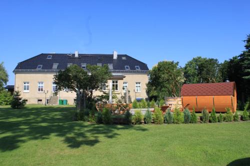 Prenzlau Apartamento | Ferienwohnung im Gutshaus Mühlhof