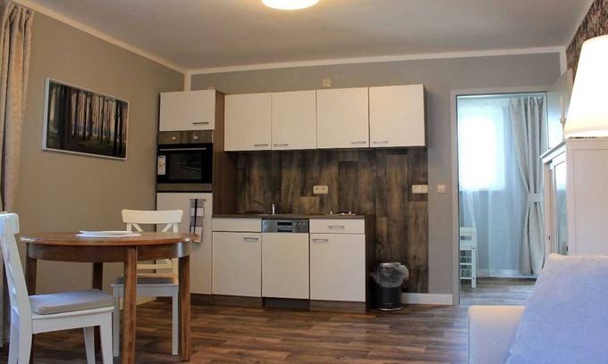 Bodstedt Apartamento | Ferienwohnung Irisgarten - Backstein Scheune Starkow bei Barth