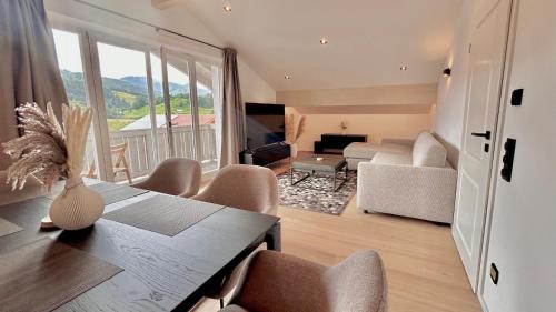 Schliersee Apartamento | Ferienwohnung "Krainsbergkogel" - Edles Dachgeschossapartment mit Bergblick