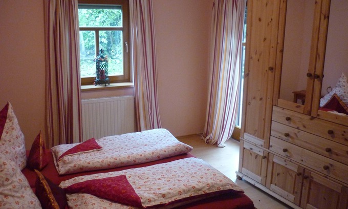 Oberthulba Apartamento | Ferienwohnung mit Überdachter Pergola und Großer Terrasse