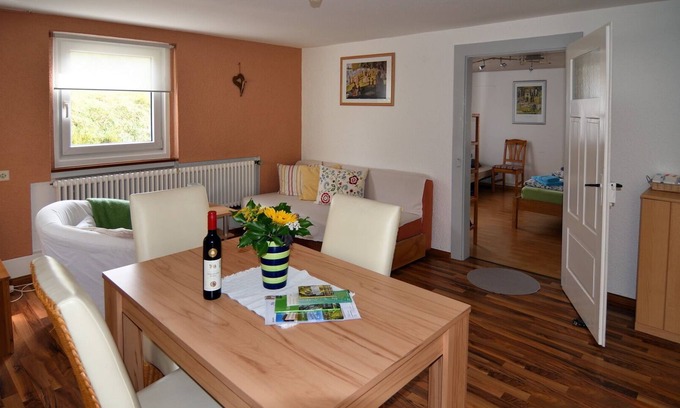 Muellheim Apartamento | Ferienwohnung mit 50qm, 1 Schlafzimmer für Max. 4 Personen