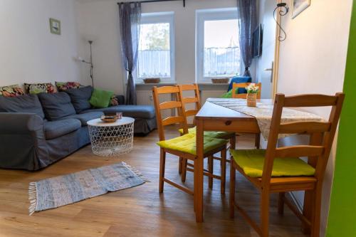 Weissenstadt Apartamento | Ferienwohnung Mit Balkon Und Zwei Schlafzimmern