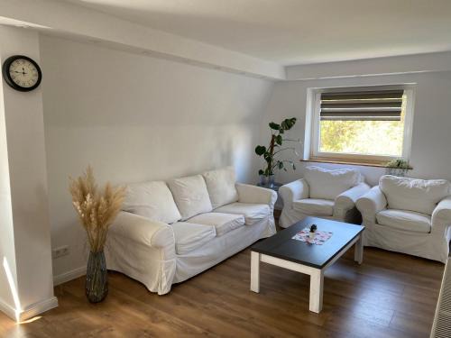 Flensburg Apartamento | Ferienwohnung mit Balkon und Garten OG