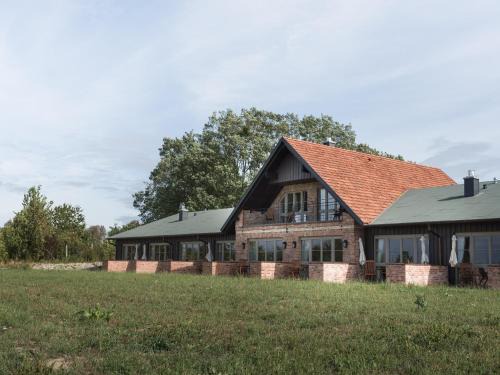 Muritz Casa | Ferienwohnung mit Kamin im Gut Ulrichshusen