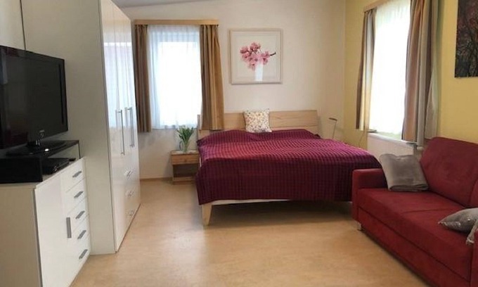 Nohagen Apartamento | Ferienwohnung mit Terrasse und Geräumigem Wohn-schlafraum