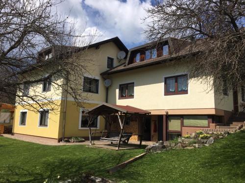 Muehlen Apartamento | Ferienwohnung Morgensonne