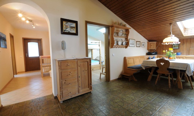 Seeon-Seebruck Apartamento | Apartamento No. 1 con balcón orientado al sur, 130 metros cuadrados para 6 personas.