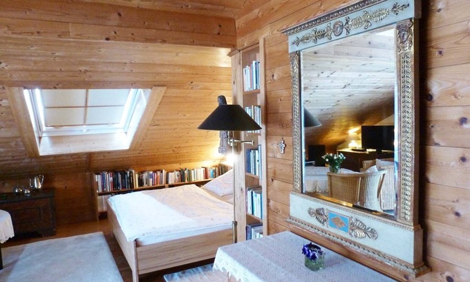 Hoslwang Apartamento | Ferienwohnung Ost, 40 qm Dachgeschoss, 1 Kombiniertes Wohn- und Schlafzimmer