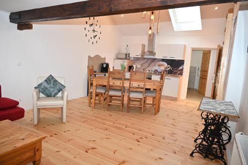 Nideggen Apartamento | Ferienwohnung Rapunzel