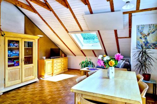 Bad Muenstereifel Apartamento | Ferienwohnung Rehberge