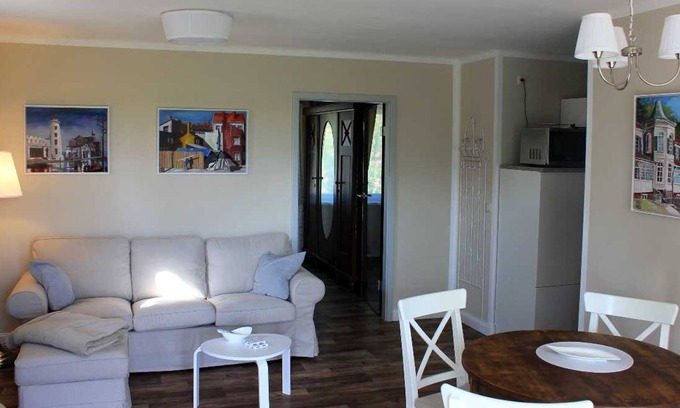 Bodstedt Apartamento | Ferienwohnung Rosengarten - Backstein Scheune Starkow bei Barth