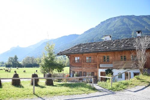Dorf Apartamento | Ferienwohnung Schankwirtschaft Wohlfart