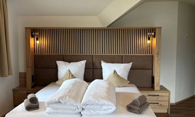 Nussdorf am Attersee Otro | Ferienwohnung Seeblick EG - Gasthof Steinbichler - Most- und Wildbauernhof Groiss
