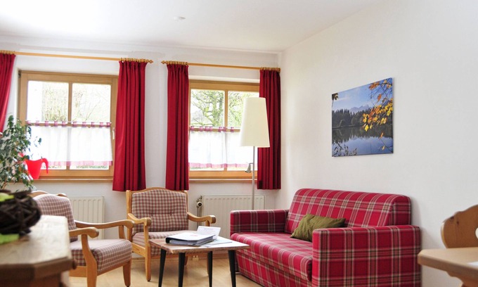 Bad Feilnbach Apartamento | Apartamento Sulzberg hasta 3 personas, 1 dormitorio separado, planta baja, terraza orientada al sur