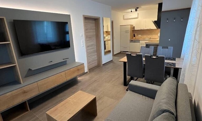 Sinzing Apartamento | Ferienwohnung Villa Bachfischer mit Blick ins Grüne