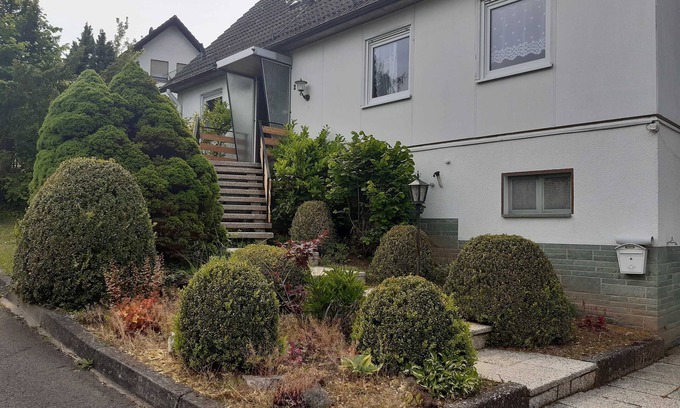 Hemfurth-Edersee Apartamento | Ferienwohnung-vivienne - Fewo , mit 3 EZ, Terasse,