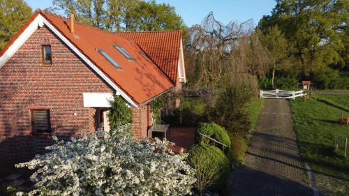 Backemoor Apartamento | Ferienwohnung "Wallheckenblick Schatteburg", 95159