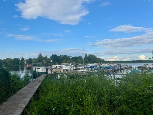 Werder Apartamento | Ferienwohnung Weidenkörbchen am Wasser in Werder Havel