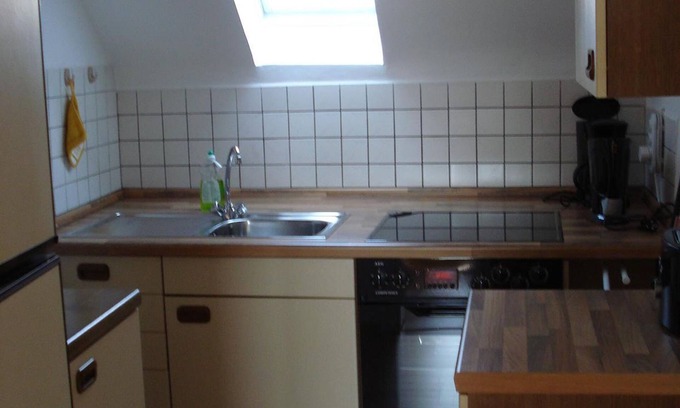 Maikammer Apartamento | Holiday apartment Weingut Alfred Schwaab - Apartment, bath, toilet, 1 bedroom