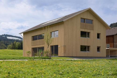 Schwarzenberg Apartamento | Ferienwohnung Wertvollholzhaus