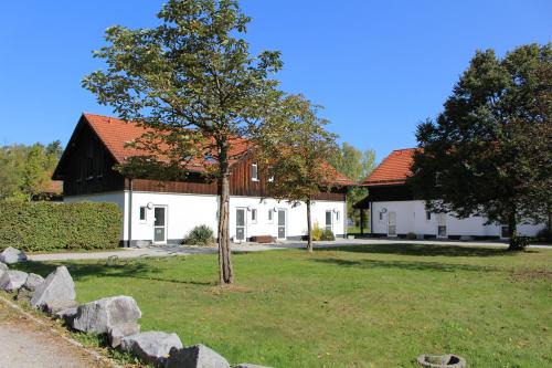 Neuloipfering Apartamento | Ferienwohnung Wild West