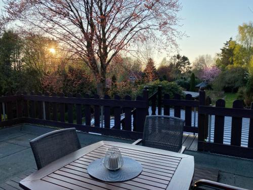 Jever Apartamento | Ferienwohnung zwischen Wald und See
