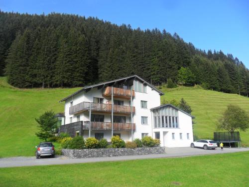 Damuels Apartamento | Ferienwohnungen Abel