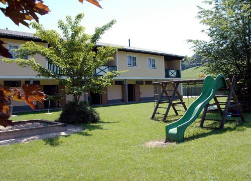 Obertrum am See Apartamento | Ferienwohnungen am See