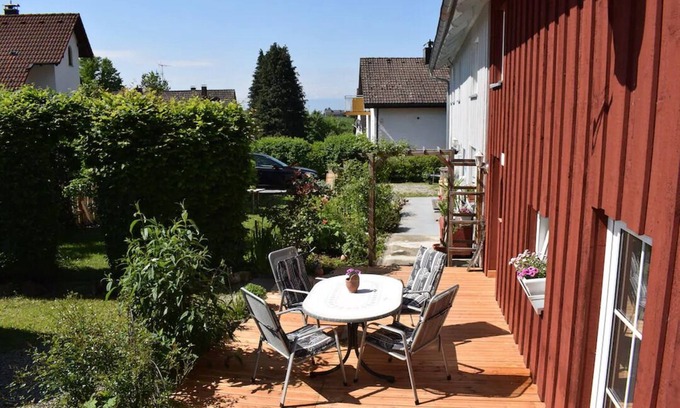 Rehlings Apartamento | Ferienwohnungen Dornroeschen - FEWO im Obergeschoss mit Terasse