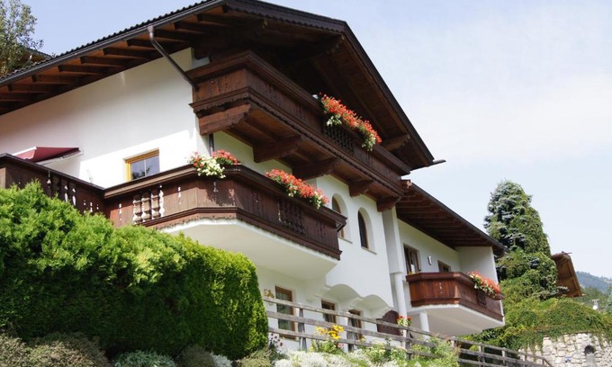 Emberg Apartamento | Ferienwohnungen Familie Rieder