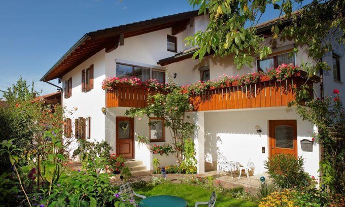 Bad Endorf Apartamento | Ferienwohnungen Gmeiner