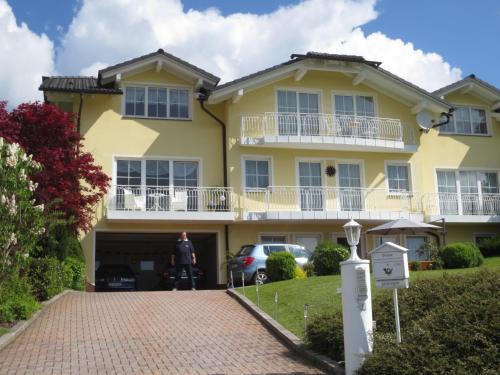 Neuschoenau Apartamento | Ferienwohnungen Haus Panorama