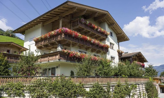 Ried im Zillertal Apartamento | Ferienwohnungen Kainer