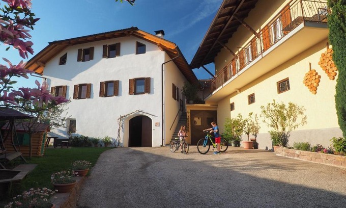 Caldaro Sulla Strada del Vino Apartamento | Ferienwohnungen Luggin