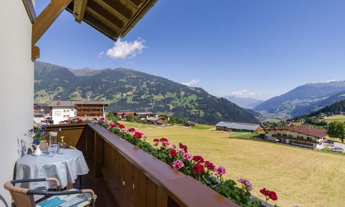 Hainzenberg Casa | Ferienwohnungen Rieser