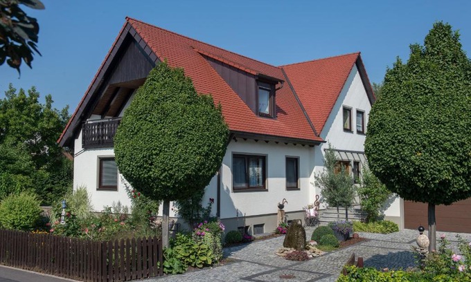 Sommerach Apartamento | Ferienwohnungen TonArt - modern & stilvoll im Weinort Sommerach