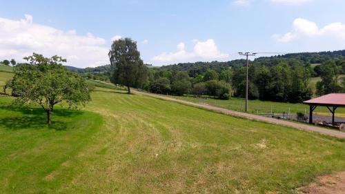 Schotten Apartamento | Ferienwohung mit Blick auf die Pferdekoppel