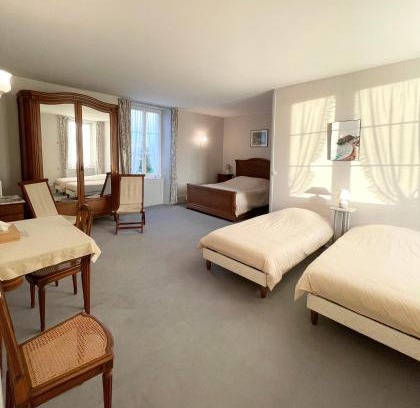 Formigny Cama Y Desayuno | Ferme fortifiée d Enguenard