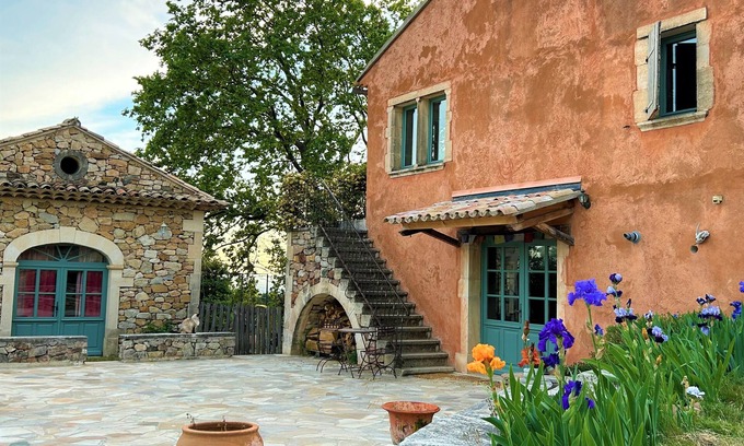 Gigondas Casa | Ferme Rénovée : Vignes, Silence, Piscine et vue à Couper le Souffle, de 2 à 20p
