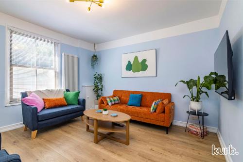 Mapperley Casa | Fern Cottage - 5 bedroom House free Parking