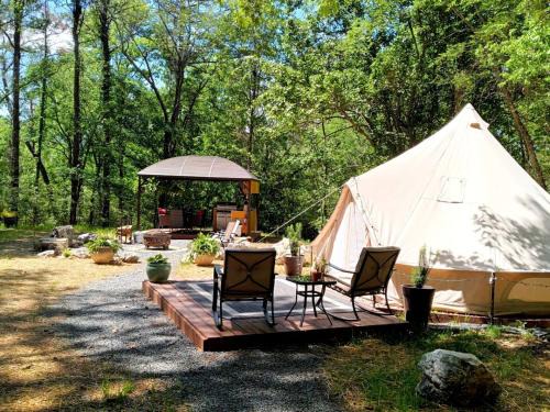 Mid America Otro | Fern Dell - Air Conditioned in Hot Springs National Park, Arkansas
