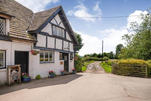 Whitney Casa | Fern Hall Cottage