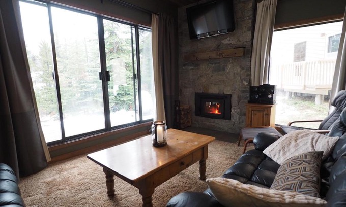 Okanagan-Similkameen Casa | Fern Haven Townhouse near Ski in Out