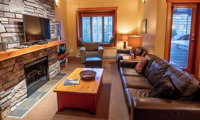 East Kootenay Casa | Fernie - Pinnacle Ridge Chalet 43-103