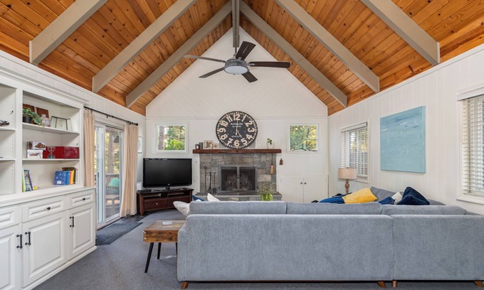Arnold Casa | Fernwood- Adorable Cabin w/BLS Access